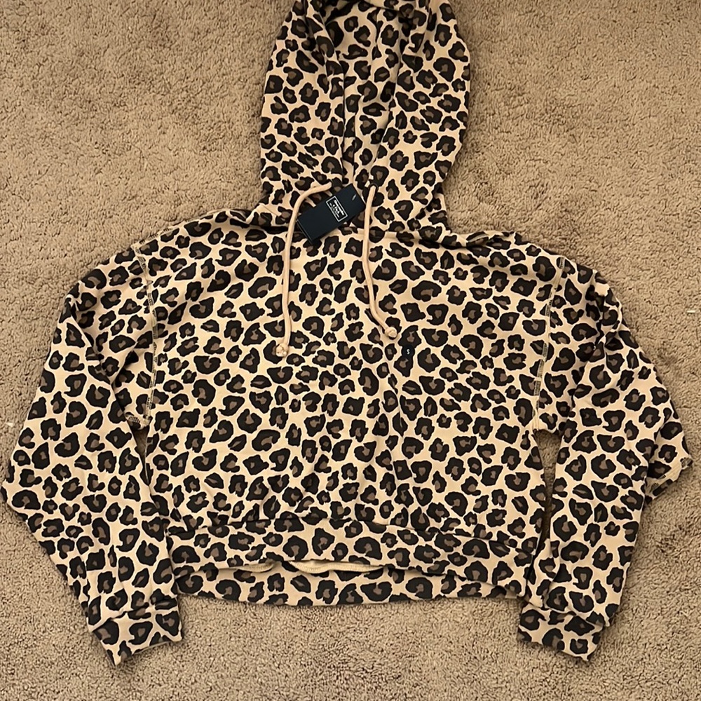 NWT Abercrombie & Fitch Cropped hoodie